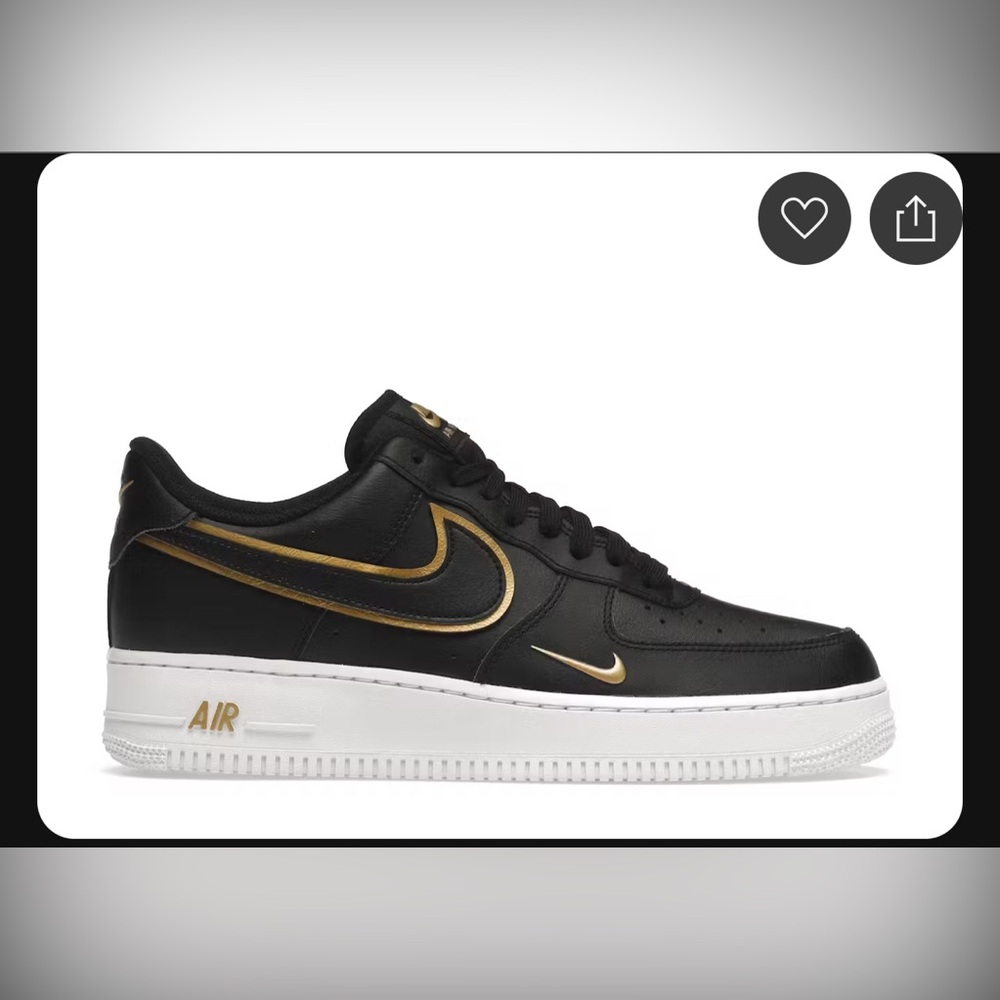 Nike Air Force 1 Low '07
Black Metalic Gold